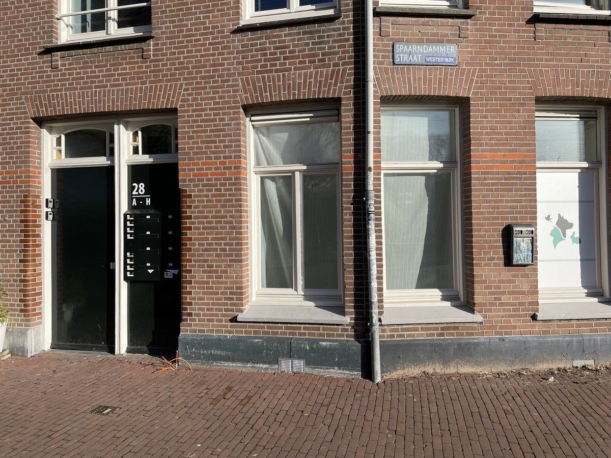 Niet Te Koop tweet media