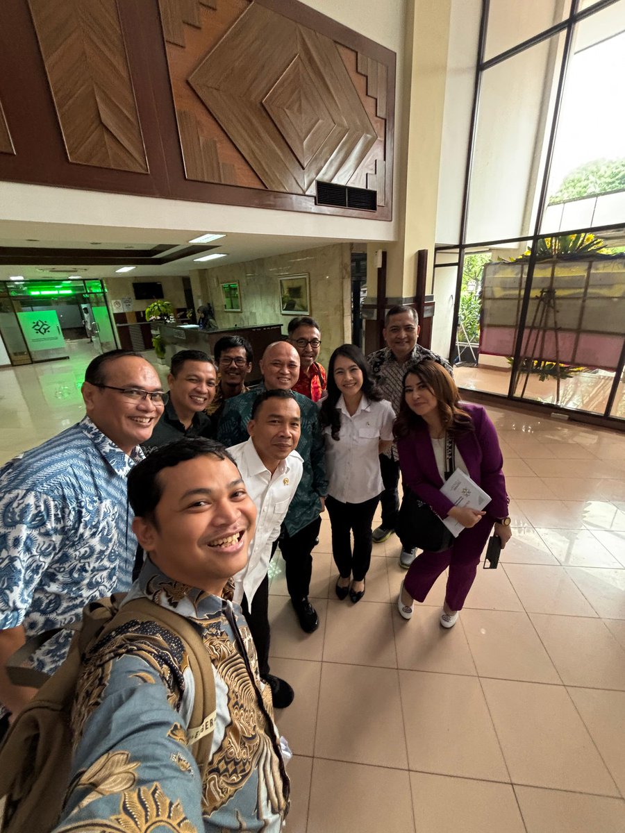 Ketum IJTI Herik Kurniawan bersama Menteri Kependudukan dan Pembangunan Keluarga (Mendukbangga) Wihaji didampingi Wamen Isyana usai berdiskusi terkait program mewujudkan generasi berkualitas. Program yg harus didukung semua pihak untuk mencapai Indonesia emas @BKKBNofficial