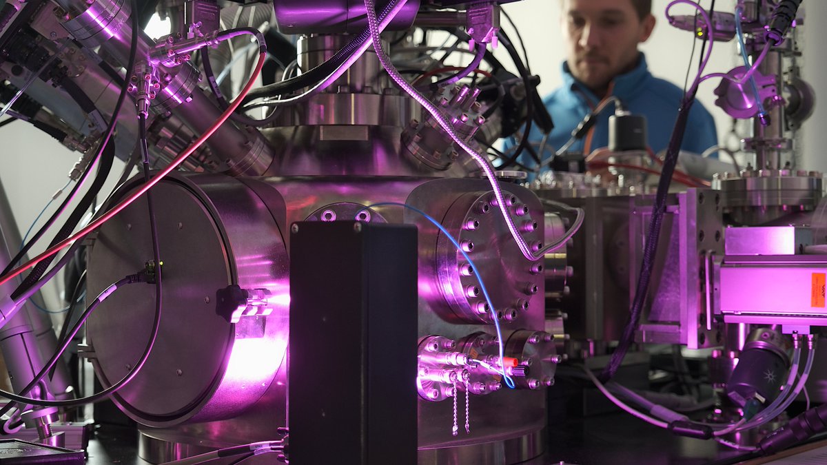 HZDR @HZDR@helmholtz.social (@hzdr_dresden) on Twitter photo Quantum computers in silicon: The EQUSPACE consortium, with <a href="/uniofjyvaskyla/">University of Jyväskylä</a>, <a href="/HZDR_Dresden/">HZDR @HZDR@helmholtz.social</a>, <a href="/VTTFinland/">VTT</a>, #AMOLF, & <a href="/SemiqonTech/">Semiqon Tech</a>, received 3.2 m € from <a href="/EUeic/">European Innovation Council</a> Pathfinder Open funding program to advance the development of Si-based quantum technologies.
▶️hzdr.de/presse/equspace Quantum computers in silicon: The EQUSPACE consortium, with <a href="/uniofjyvaskyla/">University of Jyväskylä</a>, <a href="/HZDR_Dresden/">HZDR @HZDR@helmholtz.social</a>, <a href="/VTTFinland/">VTT</a>, #AMOLF, & <a href="/SemiqonTech/">Semiqon Tech</a>, received 3.2 m € from <a href="/EUeic/">European Innovation Council</a> Pathfinder Open funding program to advance the development of Si-based quantum technologies.
▶️hzdr.de/presse/equspace