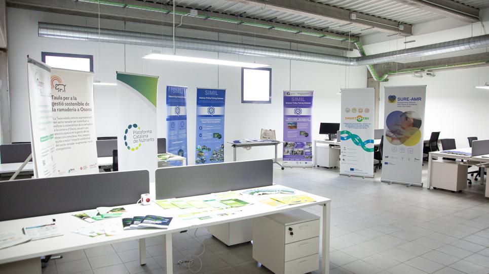 UDivulga's tweet photo. Les noves instal·lacions del @BETA_TechCenter permetran la seva consolidació i el seu creixement en tecnologies ambientals i bioeconomia circular, ecologia aplicada, transició verda i digital, i optimització de la sostenibilitat, entre altres àmbits.

https://t.co/PLSKz68zTM https://t.co/4JygQDjsnx
