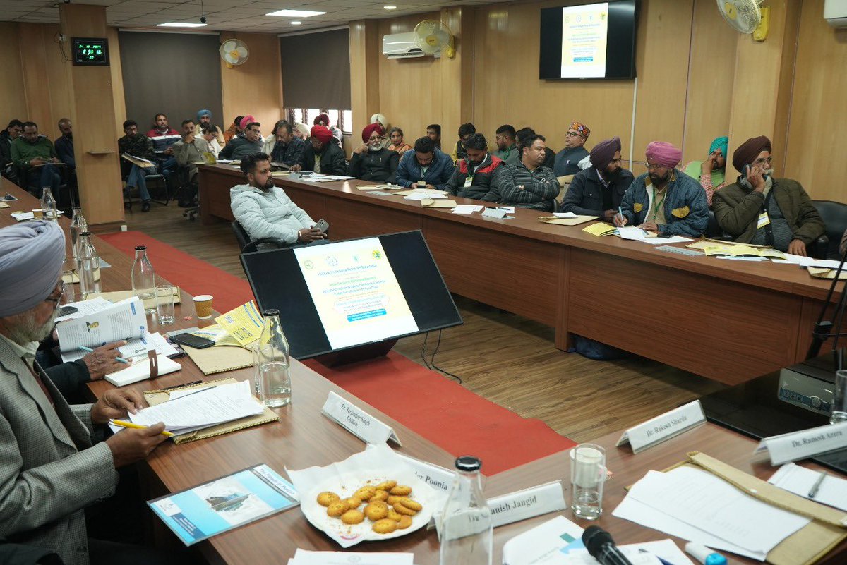 IIPG_RMP's tweet photo. IIPG, associated with RMP, has successfully organized a National Round Table Conference focused on the Punjab Agriculture Policy Draft 2023, in collaboration with ICAR-ATARI &amp; PAU, Ludhiana. 🌾
#AgriculturePolicy #PunjabAgriculture #SustainableAgriculture #IIPG #RMP #FarmersFirst https://t.co/MuHxvL2pkU
