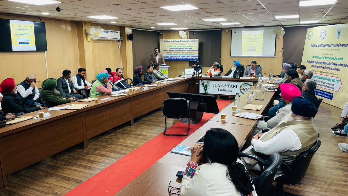 IIPG_RMP's tweet photo. IIPG, associated with RMP, has successfully organized a National Round Table Conference focused on the Punjab Agriculture Policy Draft 2023, in collaboration with ICAR-ATARI &amp; PAU, Ludhiana. 🌾
#AgriculturePolicy #PunjabAgriculture #SustainableAgriculture #IIPG #RMP #FarmersFirst https://t.co/MuHxvL2pkU