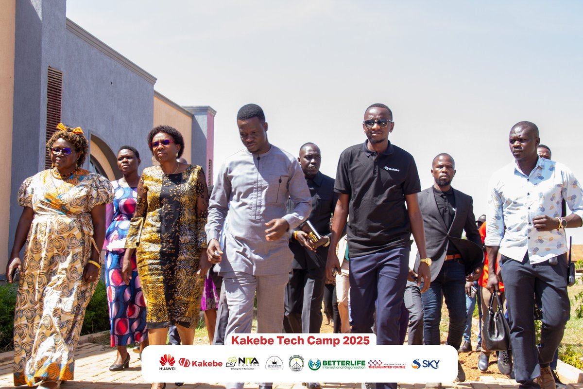 peter_okodo's tweet photo. We are glad to host the Kakebe Tech Camp at Jerusalem Heritage School - a Camp bringing together 200 young people! Welcome the Guest of Honor Hon Min @JaneRuth_Aceng and other guest for a tour around campus! Special Thanks to @kakebetech for this great initiative for Lango! https://t.co/mfqIl6gXUx