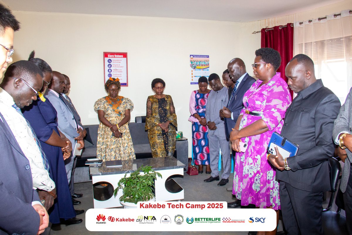 peter_okodo's tweet photo. We are glad to host the Kakebe Tech Camp at Jerusalem Heritage School - a Camp bringing together 200 young people! Welcome the Guest of Honor Hon Min @JaneRuth_Aceng and other guest for a tour around campus! Special Thanks to @kakebetech for this great initiative for Lango! https://t.co/mfqIl6gXUx
