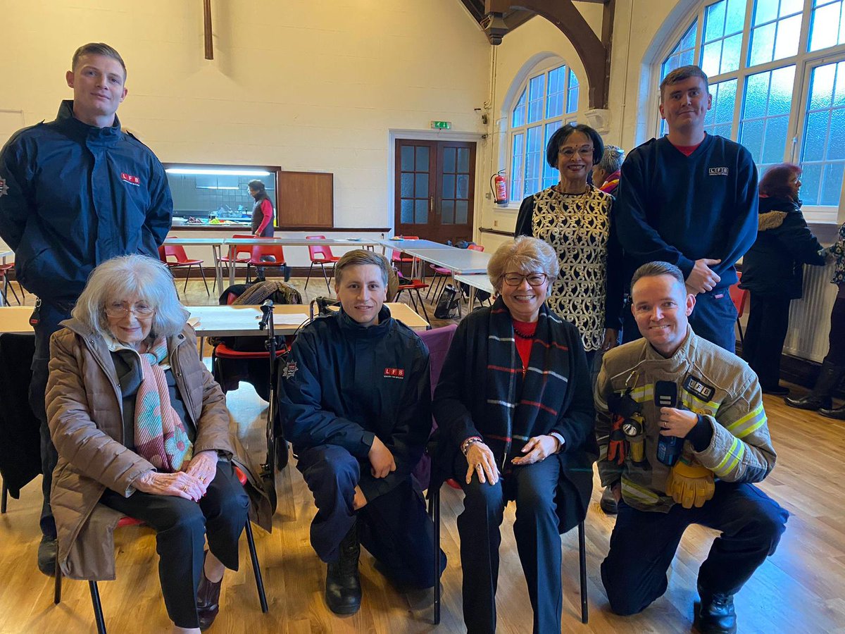 Firefighters from Purley join the intergenerational dementia cafe on 1st  Tuesday of every month at Coulsdon methodist  church!  msfoundation.co.uk
london-fire.gov.uk/safety/the-hom…