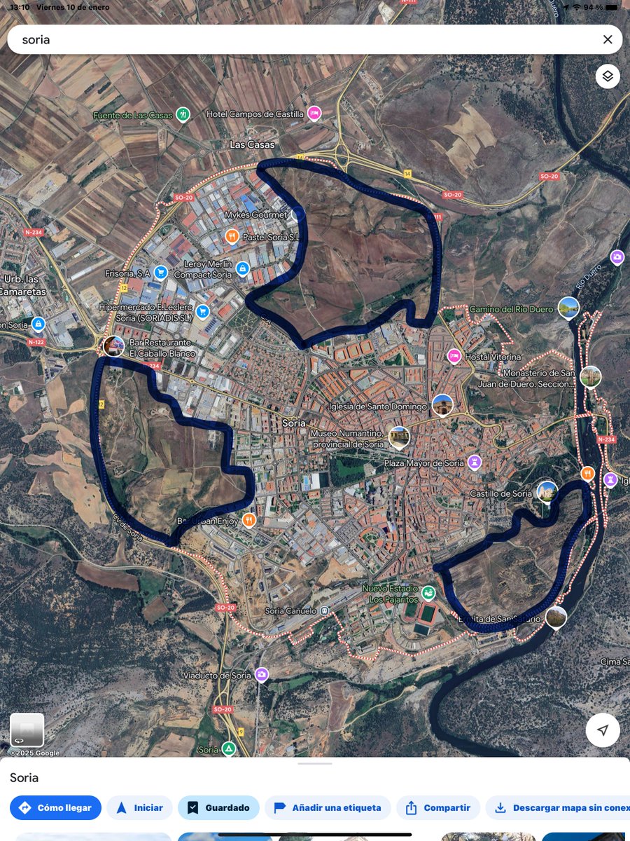 RuralxData's tweet photo. ✴️La Junta de Castilla y León @jcyl tiene que quitarse los complejos y apostar por Soria de una vez.
✴️Soria tiene unas características perfectas para ser líder a nivel nacional en industria.
✴️Una mejora de conexiones con Zaragoza y con Burgos, que ya son líderes en economía industrial pueden hacer despegar la provincia soriana.
✴️Además por su cercanía a La Rioja/Navarra/País Vasco puede hacer de nexo intermedio.
✴️También está cerca de Guadalajara que es un nodo logístico ya hoy en día, y a su vez la ciudad numantina no está demasiado lejos de Madrid. 
✴️Para ello, no se puede quedar en 40.000 personas y ser una capital de provincia que de servicio a toda la provincia. Tiene que apostar por un crecimiento. Una ciudad que llegue por ejemplo en 10/20 años a unos 100.000 habitantes. 
✴️Capital de servicios, fortalecer el patrimonio, impulsar la industria, apostar por la tecnología, por el medio ambiente.
✴️Además tiene muchísimo suelo disponible para poder hacer una ciudad bastante decente, al estilo de las ciudades españolas del norte. 
✴️Y no solo eso, tiene que ser el inicio de un nuevo eje económico a lo largo del Duero. Desde Soria, hasta Oporto, pasando por Zamora.