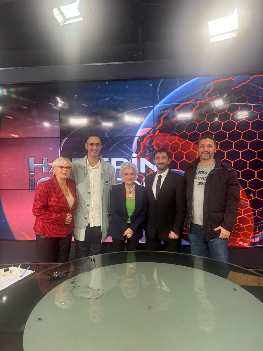 mihribanugurluu's tweet image. Videoyu bekleyemedim çünkü çok çok iyi bir yayındı✊✊ tane tane verilere dayandırılarak isteğimizi net ve emin olarak çok iyi çok güzel aktardın @aykutugurlu 👏👏👏👏 

Destekleri için @tvmeltem ve @GFeyman @huzunyucel ‘e çok teşekkür ederim. 

Emadder gündemi tutmaya devam