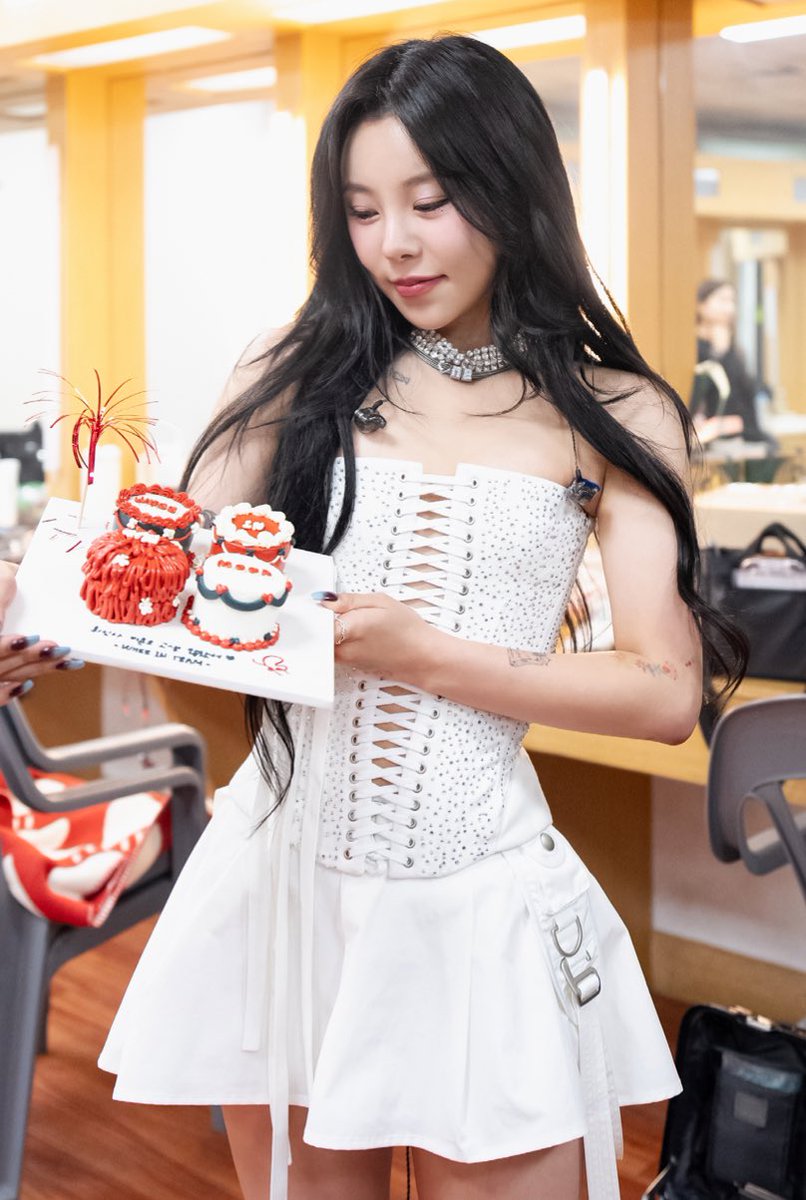 WHEEIN VietNam🐶휘인 베트남 tweet media