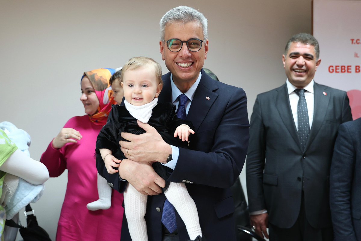 drmemisoglu's tweet photo. 📍Düzce

Siz yeter ki gülümseyin 🧿

Minik yavrularımızı ve kıymetli ailelerini ziyaret ettik. Onlar mutluysa biz de mutluyuz. https://t.co/fAkX0WFBKm