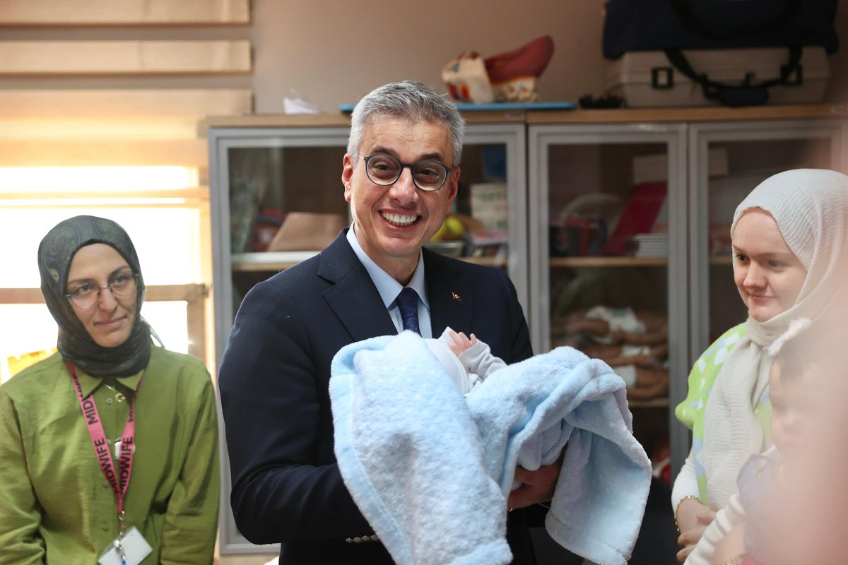 drmemisoglu's tweet photo. 📍Düzce

Siz yeter ki gülümseyin 🧿

Minik yavrularımızı ve kıymetli ailelerini ziyaret ettik. Onlar mutluysa biz de mutluyuz. https://t.co/fAkX0WFBKm