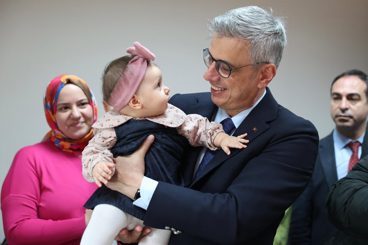 drmemisoglu's tweet photo. 📍Düzce

Siz yeter ki gülümseyin 🧿

Minik yavrularımızı ve kıymetli ailelerini ziyaret ettik. Onlar mutluysa biz de mutluyuz. https://t.co/fAkX0WFBKm