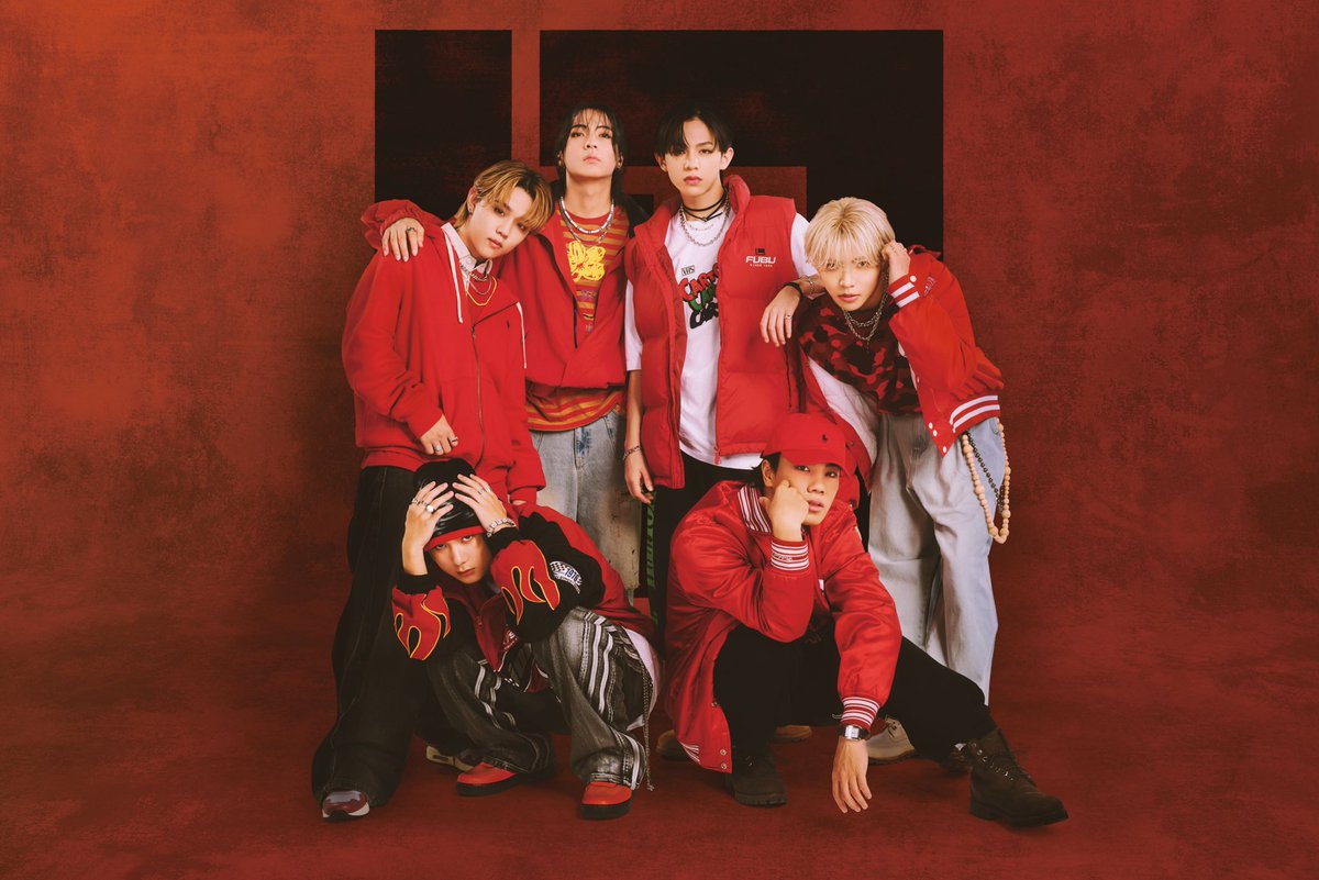 LIL_LEAGUE_'s tweet photo. ／
📢生配信のお知らせ📱
＼

明日(1/11)11:30頃〜
#LILLEAGUE メンバー全員で
Instagram生配信/CLキャス配信を
おこないます🧡

#LILFriends の皆様
メンバーと一緒に2周年記念日を
過ごしましょう☺️

📍Instagram
https://t.co/Vb90yJGwiW

📍CL
https://t.co/EznX9qZWWN

#LILLEAGUE #リルリーグ https://t.co/PugWUaEi8H