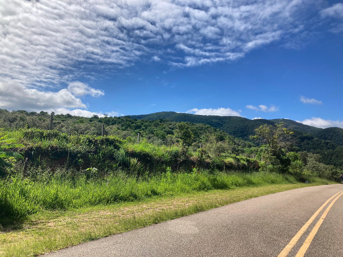 rafaelporcari's tweet image. A beleza da #SerraDoJapi, em #Jundiaí: que maravilha!
Viva a natureza e os seus cenários. 
📸
#FOTOGRAFIAéNOSSOhobby
#amanhecer #morning #sol #sun #sky #céu #natureza #horizonte #fotografia #paisagem #landscapes #inspiração #mobgrafia #XôStress #nuvens #clouds