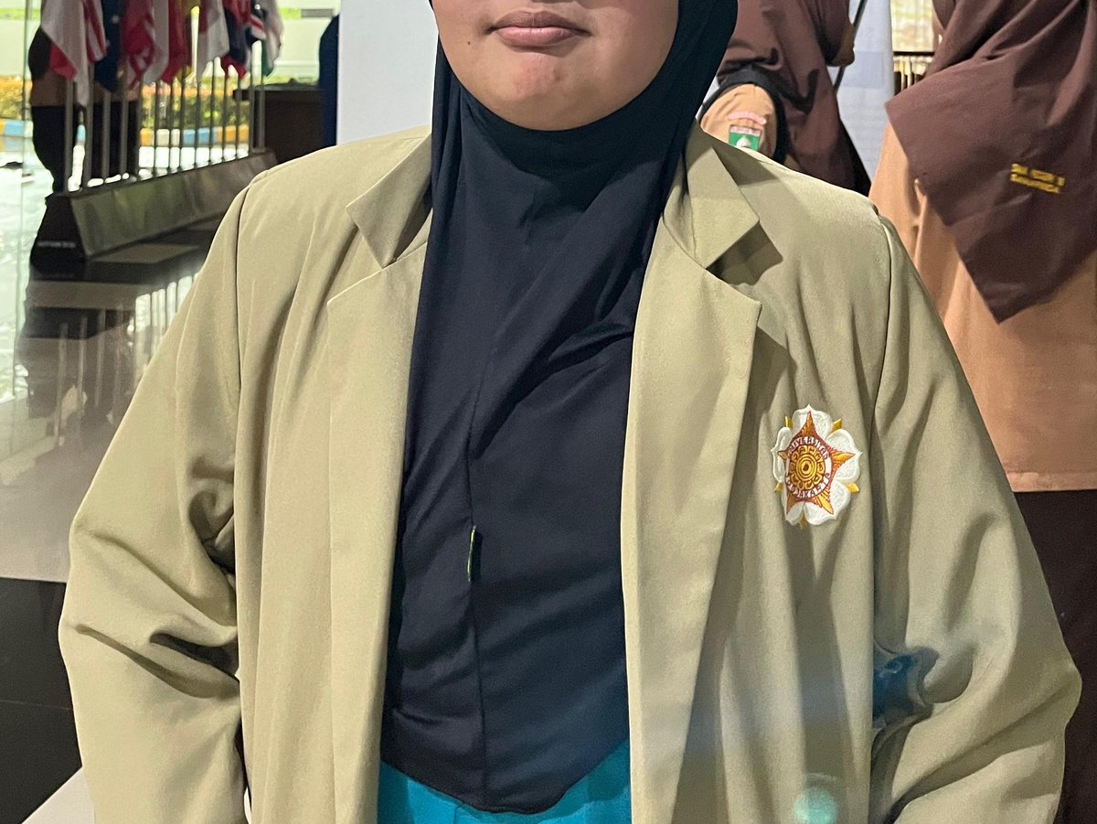 ayfirstpage's tweet image. I wanna love you like the hurricane
I wanna love you like a mountain rain
So wild so pure
So strong and crazy for you