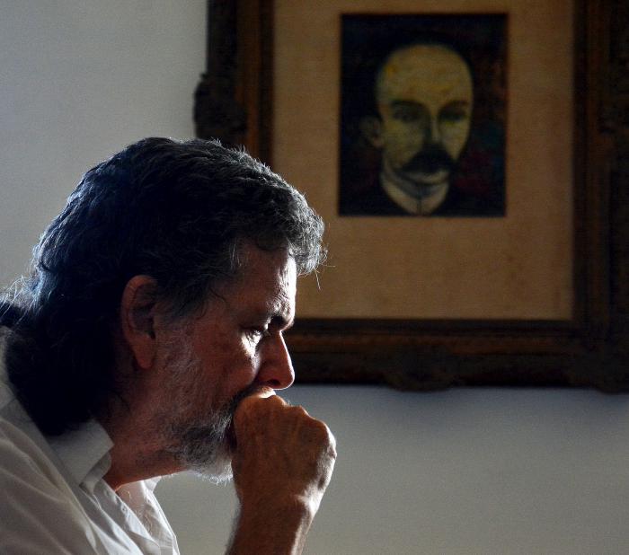 Alejandria64724's tweet photo. @AbelPrieto11, intelectual comprometido con la descolonización cultural y la preservación de la identidad nacional, recibió Premio Internacional Fernando Ortiz por la obra de la vida.
 #CubaEsCultura https://t.co/xfxfI4s13Z