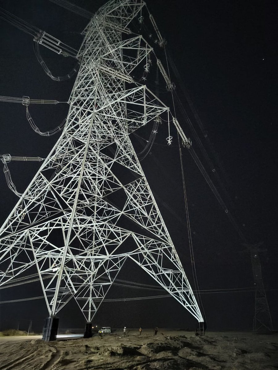 jyotistrucltd's tweet photo. Illuminating the night with towering strength. 🌌⚡
#LightingUpTheFuture #StructuralMarvel #EngineeringInnovation https://t.co/Gjy4bgMYqD