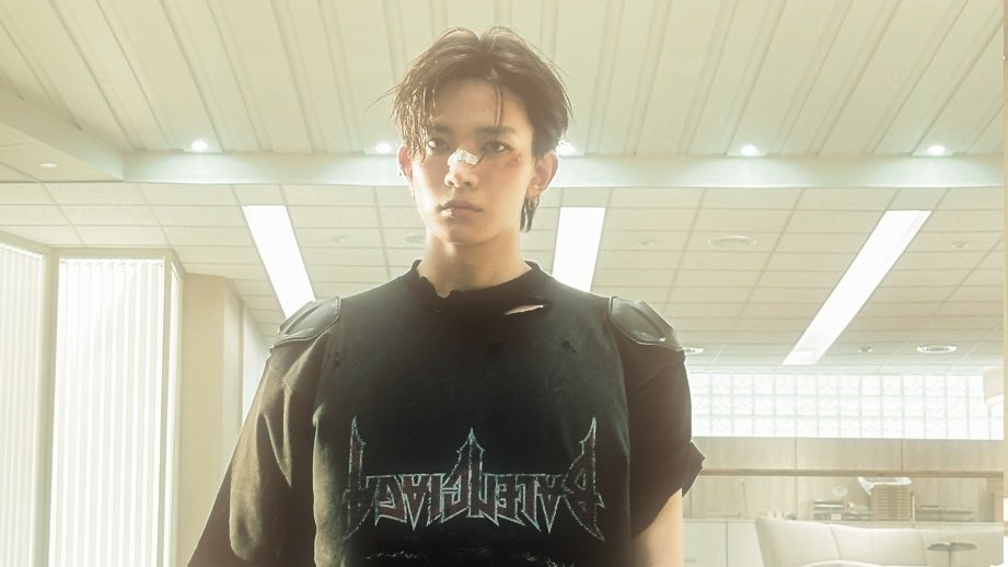 PR0DHEE's tweet image. heeseung in film 🎞️