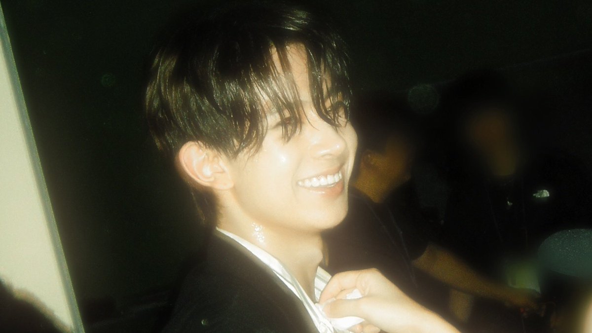 PR0DHEE's tweet image. heeseung in film 🎞️