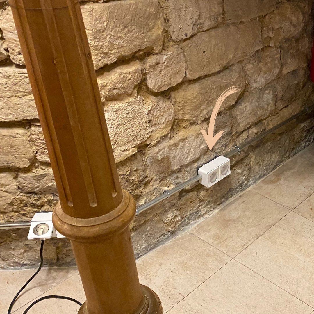 ltie_elec's tweet photo. Suite à notre intervention à l’hôtel des Marronniers de Paris (6ème) , Nous avons installé :

Installation de nouvelles prises électriques.
Cheminement des câbles dans un tube IRL noir.
Pose de profilé LED sous la voûte.
Pose d’un bouton-poussoir.

📢 Restez connectés !🌟
#work https://t.co/lZTI7LRr3p