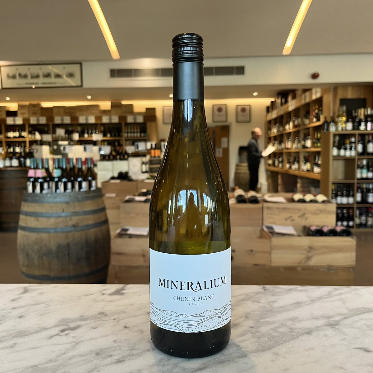 Discover Mineralium Chenin Blanc, from Languedoc, a wine that makes you smile as soon as it is in your glass. 
 
With aromas of green apple and citrus fruit, this bone-dry white shows terrific balance, with refreshing acidity and minerality (hence the name!)