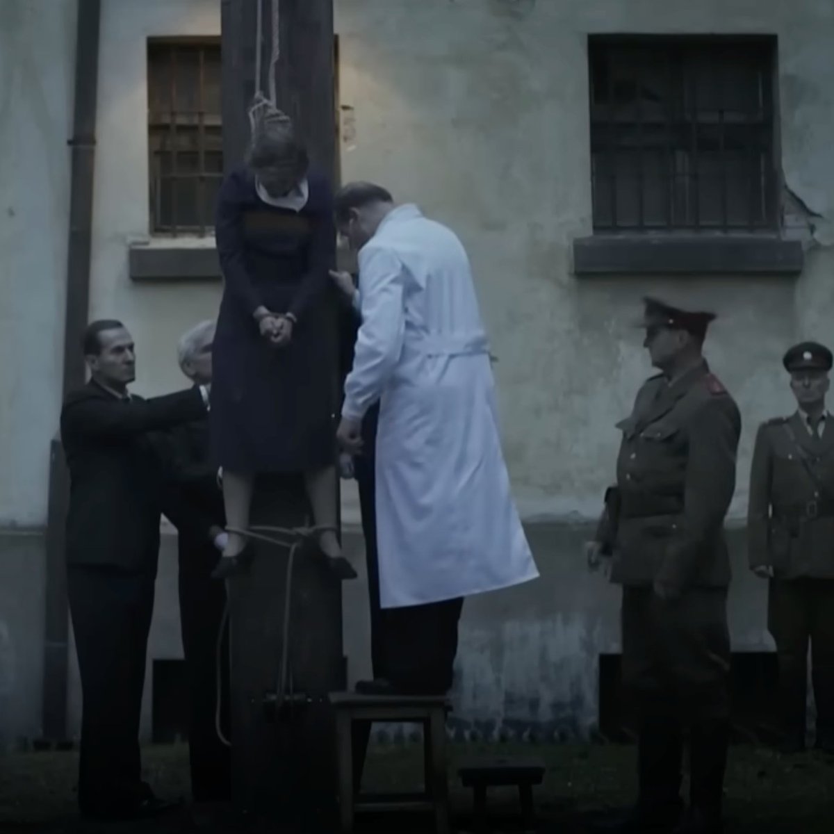 lowprogene's tweet image. Zatímco se dneska twitter hádá o tom, jestli byli nacisti socialisti, rád bych připoměl to důležité:

Jak nacisti, tak ti internacionální socialisti jsou kolektivisti, etatisti, zločinci a nakonec vrazi. Ctp. out. 🫡