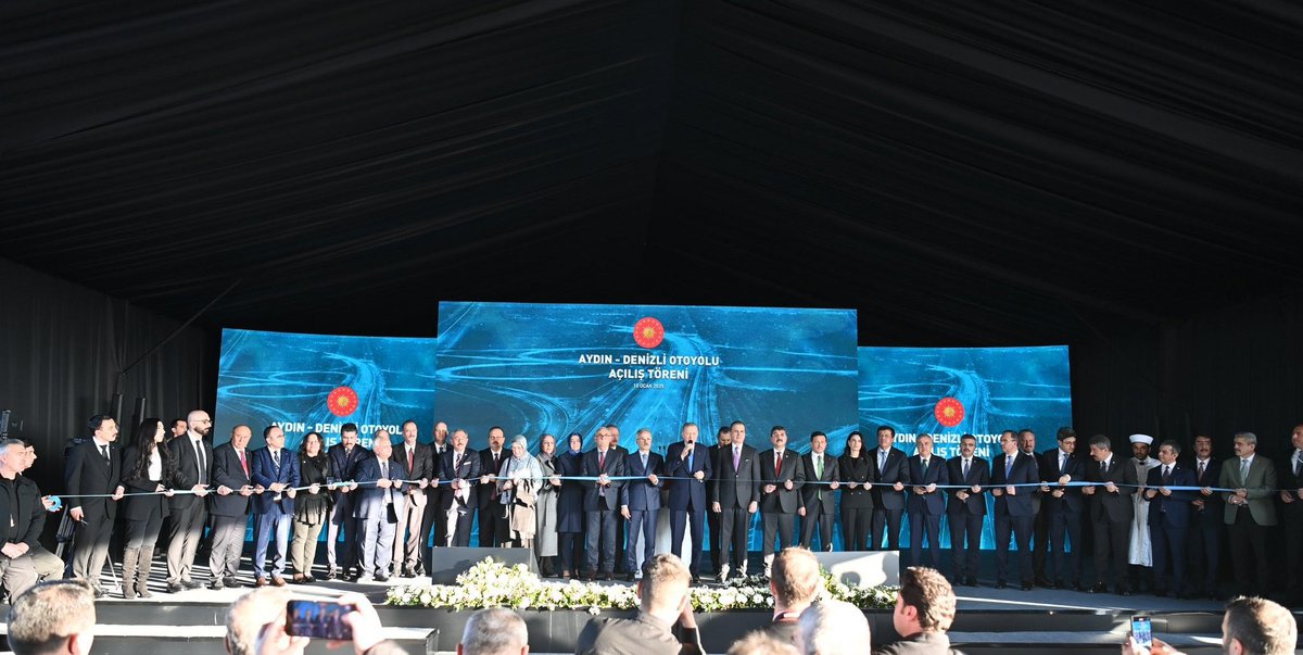 fnasiroglu's tweet image. 📍 Aydın 

Yaparsa AK Parti Yapar..! 

Cumhurbaşkanımız Sayın Recep Tayyip Erdoğan’ın teşrifleriyle Ege Bölgesi’nin ulaşım ağını güçlendirecek, ticaret ve turizmin canlanmasına büyük katkılar sağlayacak olan 163 km’lik uzunluğu ve modern altyapısıyla Ege Bölgesi’nin ulaşım…