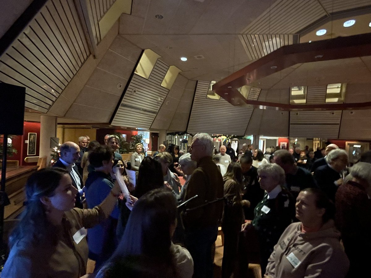 Vanavond Eat &amp; Meet met onze Oekraïners. Georganiseerd door de Oekraïners, raadsleden, vrijwilligers en buurtbewoners. Verbinding en ontmoeting. Oekraïense culinaire lekkernijen 😃