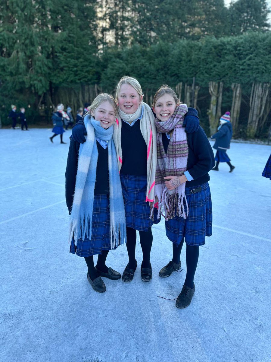 How lovely to see so many smiling faces over the last two days, as everyone reunites after the Christmas holidays - with lots of brilliant catch-ups and fun playing under beautiful blue skies at break times!

#farleighfamily