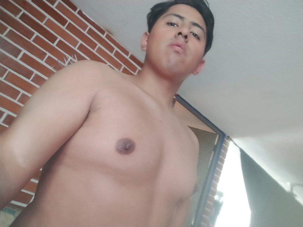 Bryan16359487's tweet photo. No tengo buen cuerpo pero por algo se empieza 😛😛😛 https://t.co/7j5tROqS8j