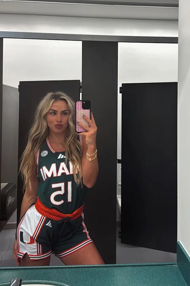 theplayerstrunk's tweet image. Miami’s best recruiter since? 😂 #CarsonBeck #Miami