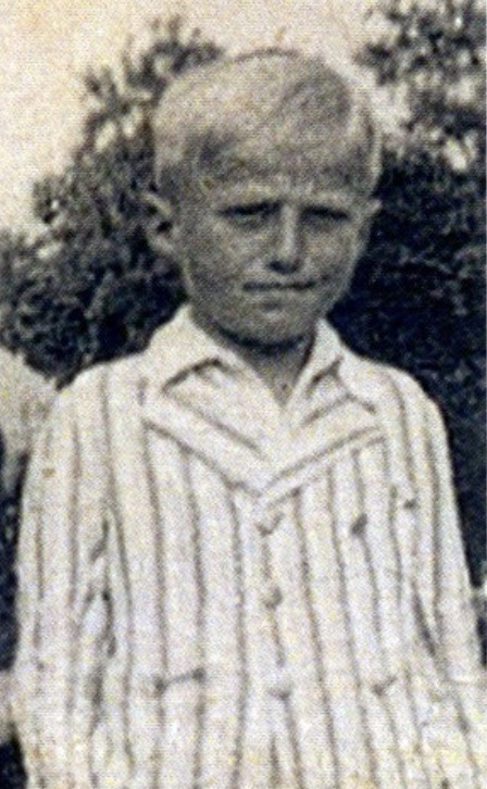 10 stycznia 1935 | W Pusztakovacsi urodził się węgierski Żyd István Politzer. 

W lipcu 1944 r. został deportowany do #Auschwitz i po selekcji zamordowany w komorze gazowej.