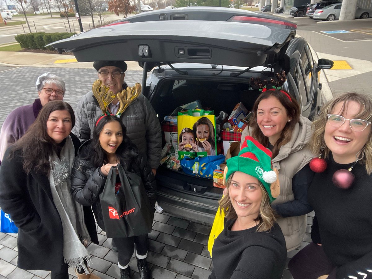 AgeCareCanada's tweet image. Last month, our Mississauga team donated 168 lbs of food &amp;amp; hygiene items to The Compass, supporting those facing food insecurity &amp;amp; financial challenges. 💛 Huge thanks to everyone who contributed! 🙌

#longtermcarehome #agecarecommunity #holidayfooddrive