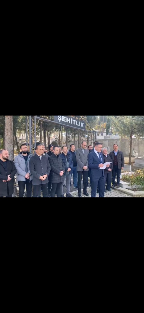 Anahtar Parti Bilecik İl Başkanlığı Basın Açıklaması
“Vatansever Kürt kardeşlerimizi, ne PKK ne de Bebek katili Abdullah Öcalan temsil eder. Biz, Ay yıldızlı al bayrak altında bu ülkenin birliği ve dirliği için hep birlikte Türkiye’yiz.”