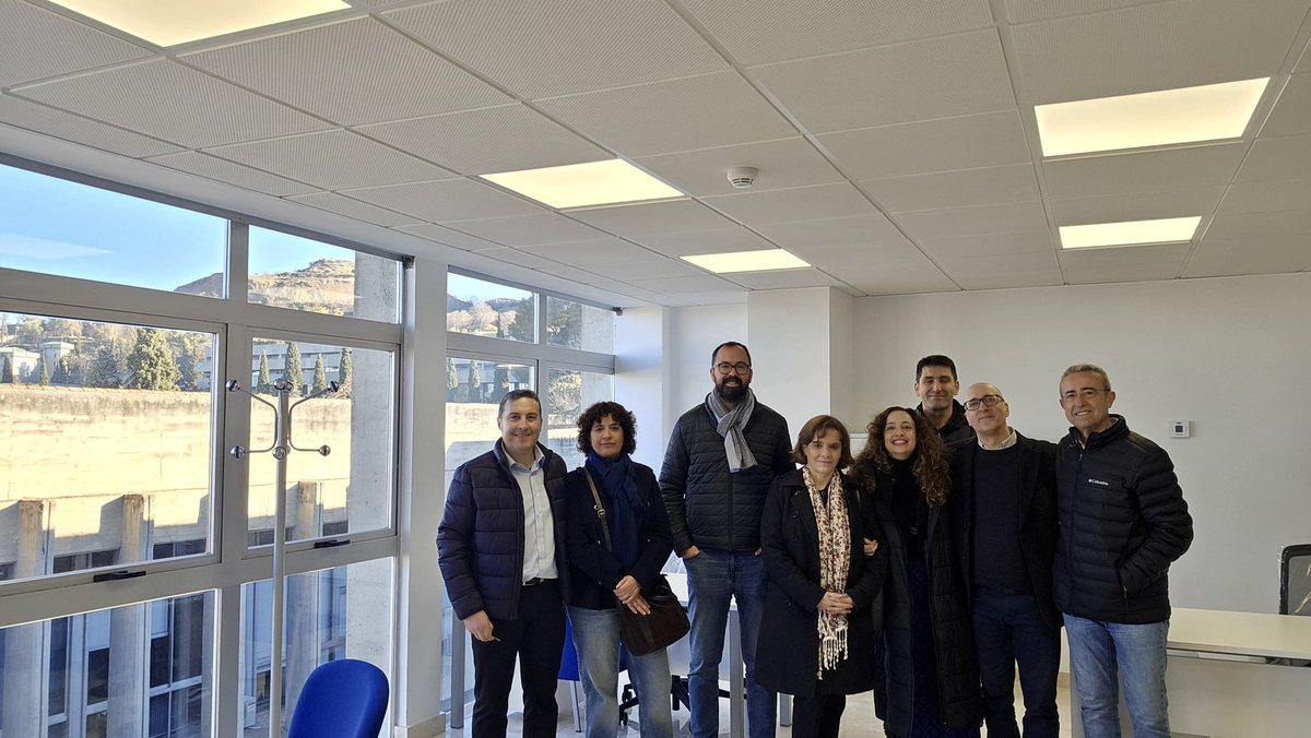 Despedimos la semana con la buena noticia de que esta mañana hemos inaugurado el nuevo edificio de la Facultad. Hemos contado con la presencia Montserrat Zamorano Toro, Vicerrectora de Infraestructuras y Sostenibilidad de la Universidad de Granada. 

¡Por aquí nos vemos! 🤗
