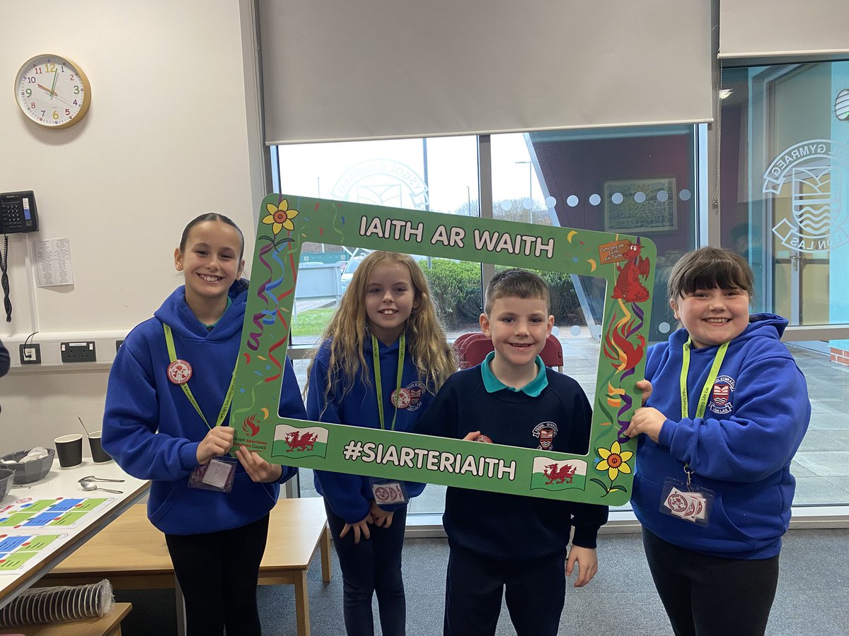ygglonlas's tweet image. Caffi Clonc llwyddiannus arall heddiw.🏴 Diolch am eich cefnogaeth. @SiarterIaithERW @SerenaSbarc #siarteriaith
