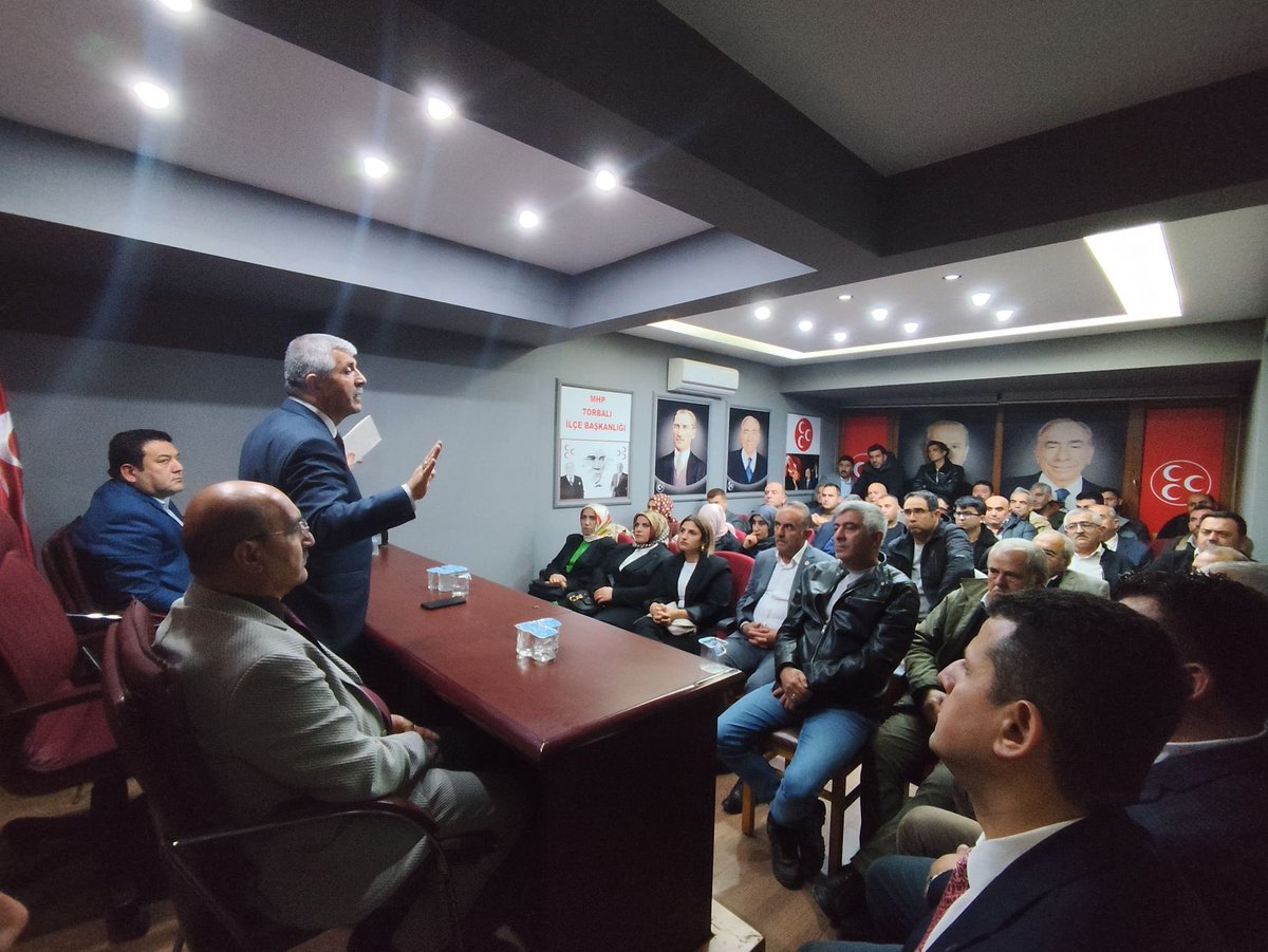 VeyselSahinMhp's tweet photo. Torbalı İlçe Teşkilatımız ile bir araya gelip istişarelerde bulunduk.

İlçe Başkanımız Veli Kaçar’a , İlçe Yöneticilerimize, Meclis Üyemize ve Ülküdaşlarımıza misafirperverlikleri için teşekkür ederim.

Var olsun teşkilatımız. https://t.co/l7GKDt1zw0