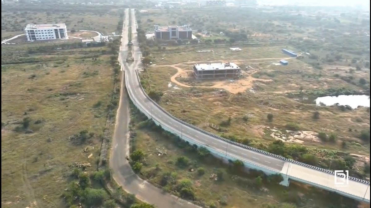 NaFaUpSpo's tweet image. Pinnacle Infotech Campus &amp;amp; Phase II, Dew Software Construction, and Vadapalanji Elcot airborne view 
🏗️🧑‍💻 

#madurai #maduraiIT #pinnacleinfotech