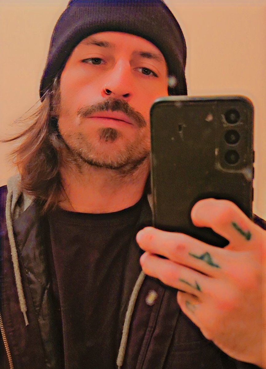 AppaPeacock's tweet photo. Still alive https://t.co/M8MpeJ6J16