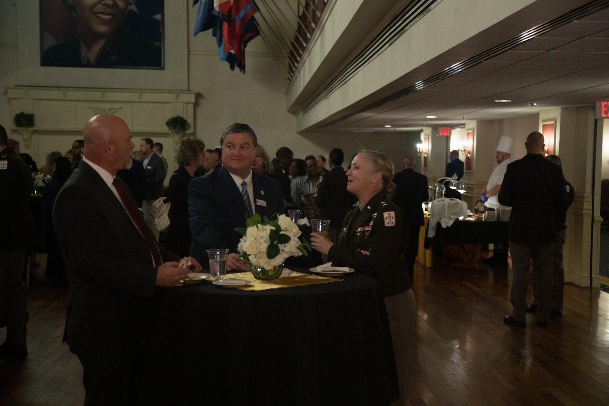 SCoE_CASCOM's tweet image. #CASCOM and community leaders gathered at the Gregg-Adams Club for the annual New Year Community Reception to celebrate the accomplishments of 2024 and reaffirm the strong bond between Fort Gregg-Adams and the surrounding communities.
#SupportStartsHere #BeAllYouCanBe #community