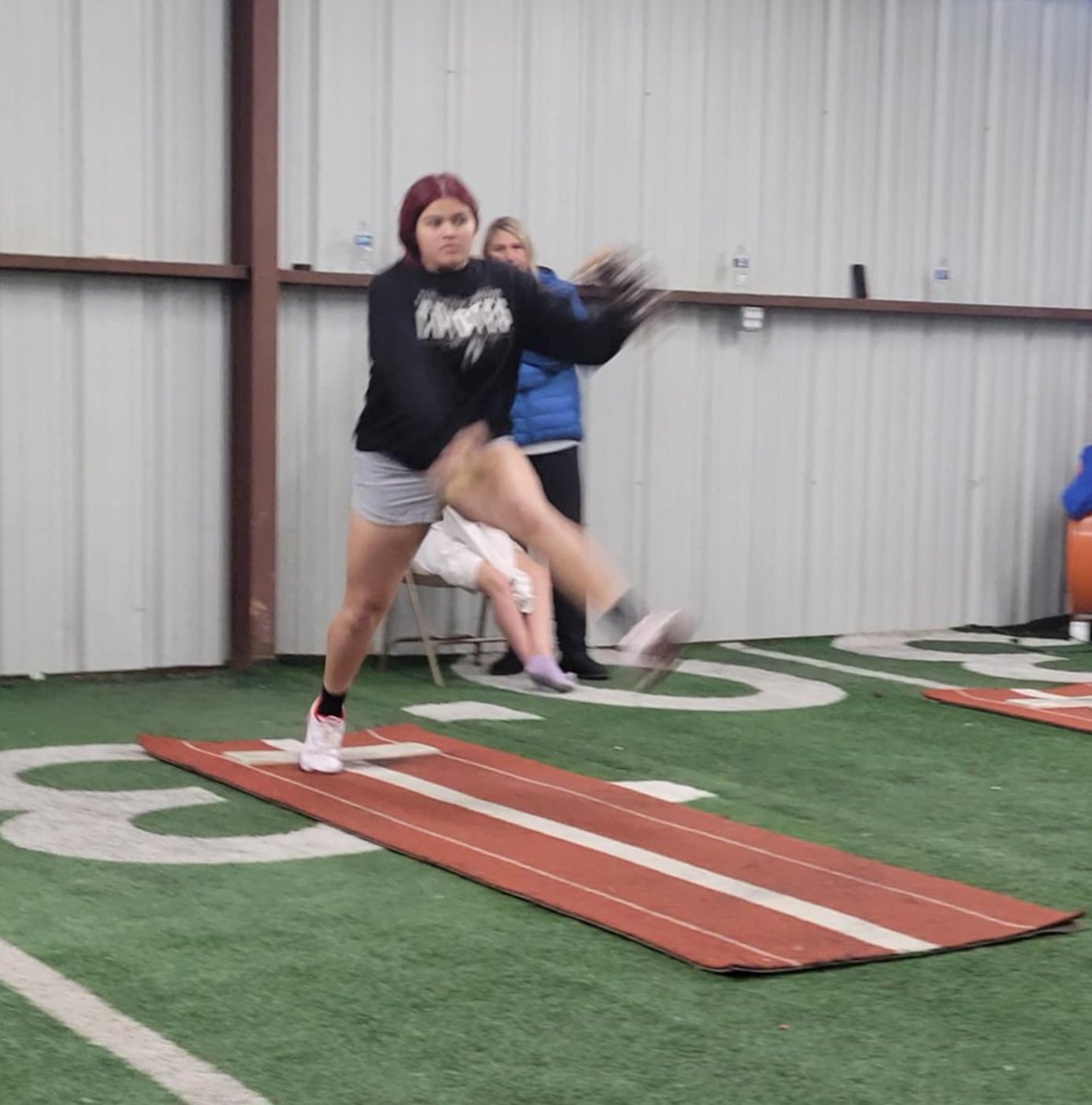 JernieNerio07's tweet photo. Pitching with the best teacher!
@MeaganDWhite216 
@CoyotesDen  @TXEliteBancroft https://t.co/Ajli3QmQeD