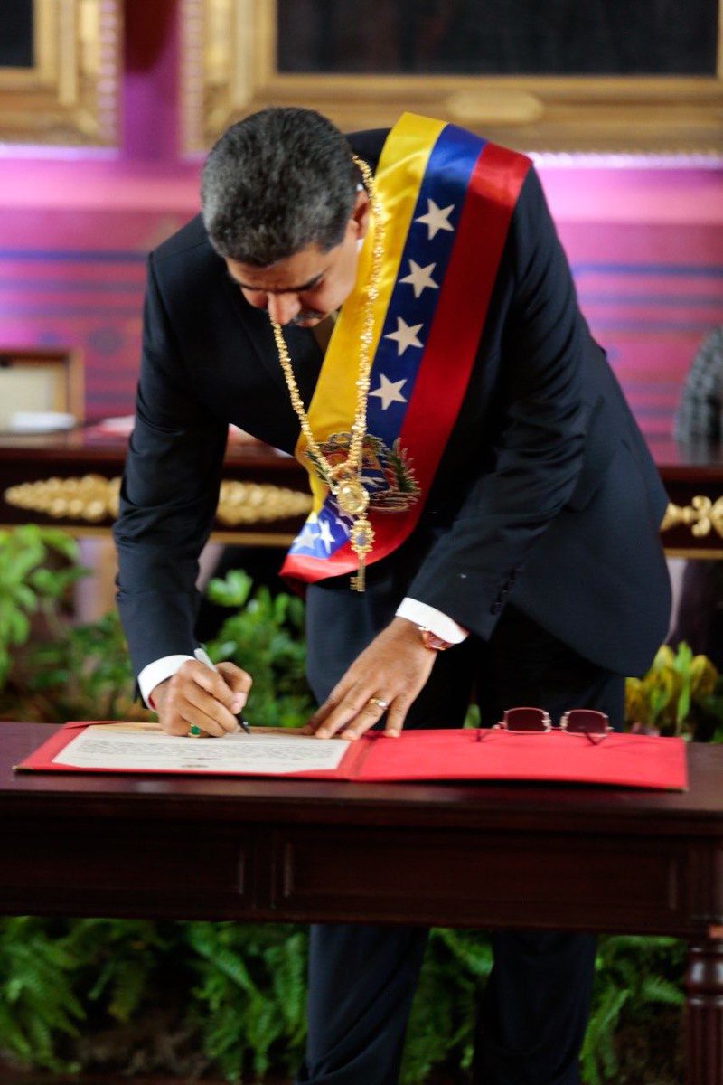 Mi nueva foto favorita de Nicolás Maduro.