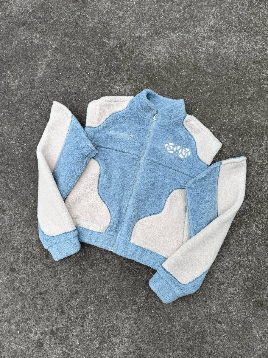 v3tma's tweet image. The Light Blue “Comfy” Sherpa Jacket from Nubes