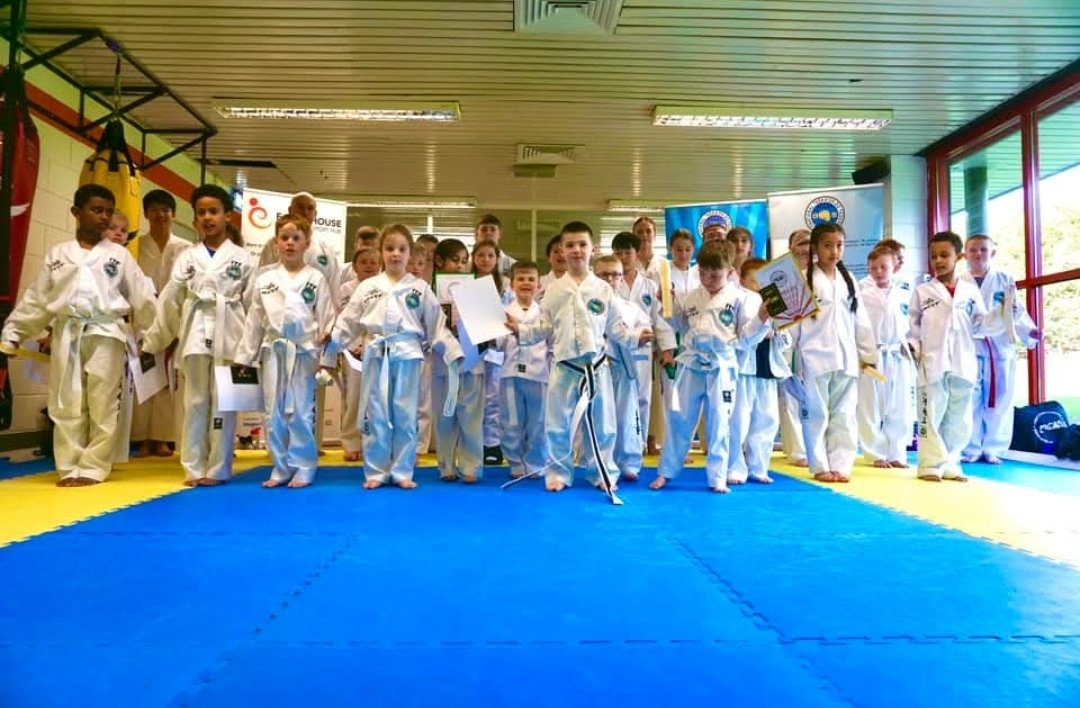 Easterhouse Sport Centre (@easterhouse_sc) on Twitter photo Saturdays in the centre ☺️👇🏻👇🏻 ..
<a href="/projudoglasgow/">Pro Judo</a>
10am - 11am
<a href="/smma_ninja/">Steven Mclaren</a>
Taekwondo
11am - 12pm | all ages
12pm - 1pm | kids kickboxing 8years+
Junior netball tournament
We have space available for hire .. to book in please contact bookings@easterhousesc.org ☺️ Saturdays in the centre ☺️👇🏻👇🏻 ..
<a href="/projudoglasgow/">Pro Judo</a>
10am - 11am
<a href="/smma_ninja/">Steven Mclaren</a>
Taekwondo
11am - 12pm | all ages
12pm - 1pm | kids kickboxing 8years+
Junior netball tournament
We have space available for hire .. to book in please contact bookings@easterhousesc.org ☺️