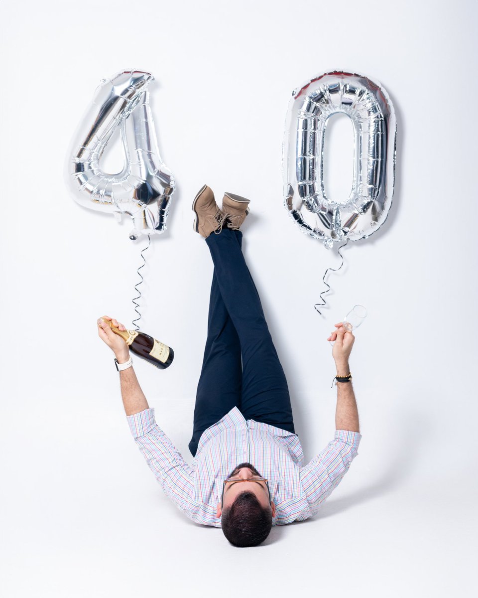 3berth's tweet image. ¡¡Llegamos al 4to piso!! 🥳 Oficialmente #cuarenton 😏 Un muy #felizcumpleaños para mí 🍾🎂