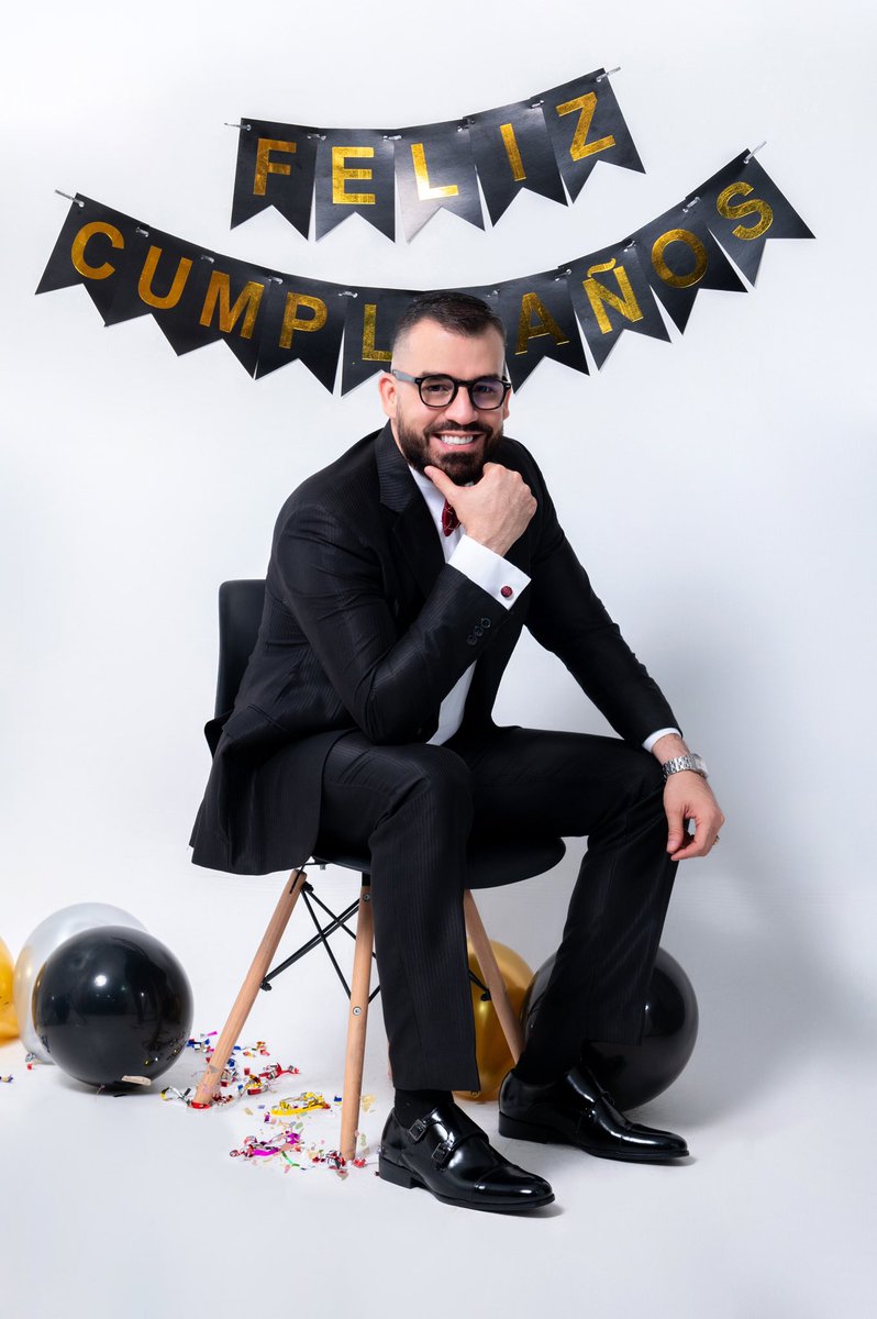 3berth's tweet image. ¡¡Llegamos al 4to piso!! 🥳 Oficialmente #cuarenton 😏 Un muy #felizcumpleaños para mí 🍾🎂