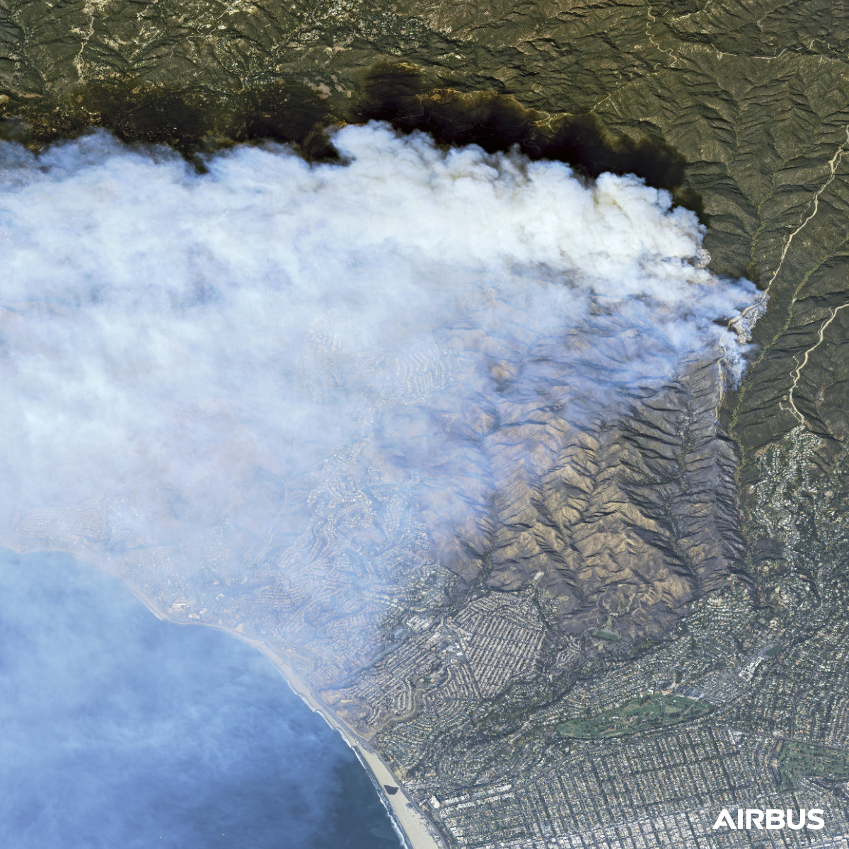 Gg8AhewWgAAyqwV?format=jpg&name=medium