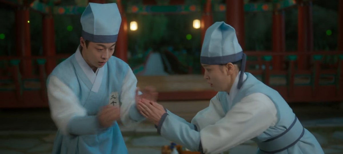 daheeverse's tweet photo. catching fireflies ❌
catching feelings ✅
#CheckinHanyang #CheckinHanyangEp5 https://t.co/NfHGJbMWDZ