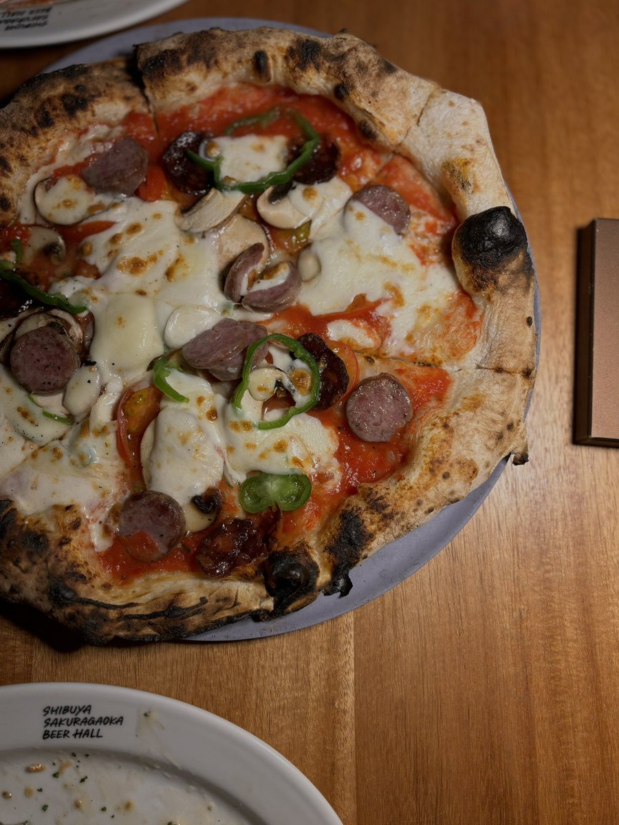 鹿のサラミと猪のサルシッチャが載ったcielのシグネチャーピザ🍕