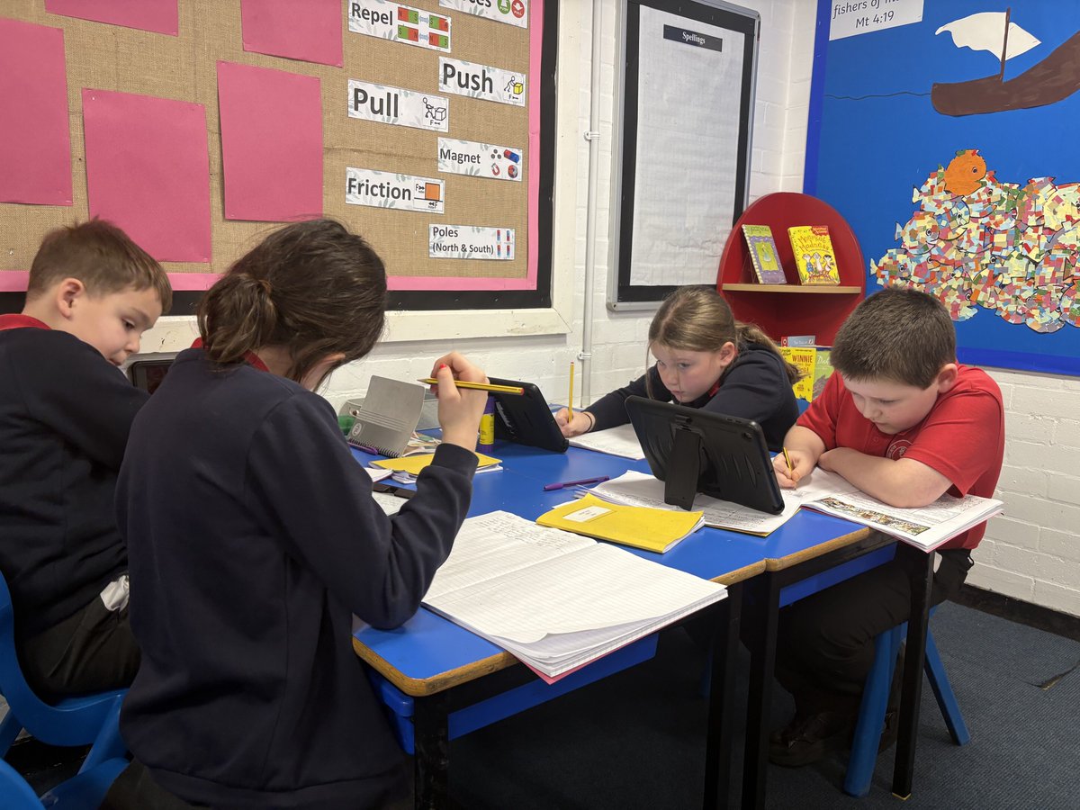 MasefieldCP's tweet image. Year 3 have been writing Information texts about nature. #learningwalk #believeachievesucceed