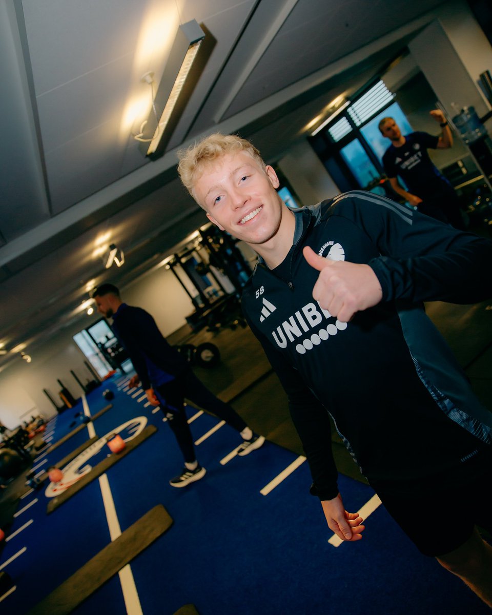 Nyt år, nye ansigter🦁⚡️

Waylon Renecke, Hunor Németh og Hjalte Bidstrup træner i pre-season med førsteholdet⚪️🔵

#fcklive